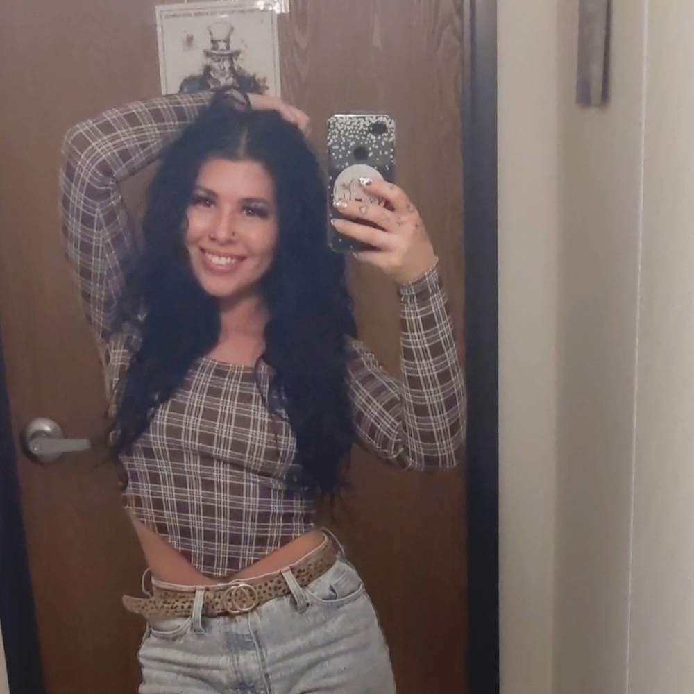 Chic Plaid Long Sleeve Crop Top